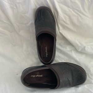 Easy Street clogs